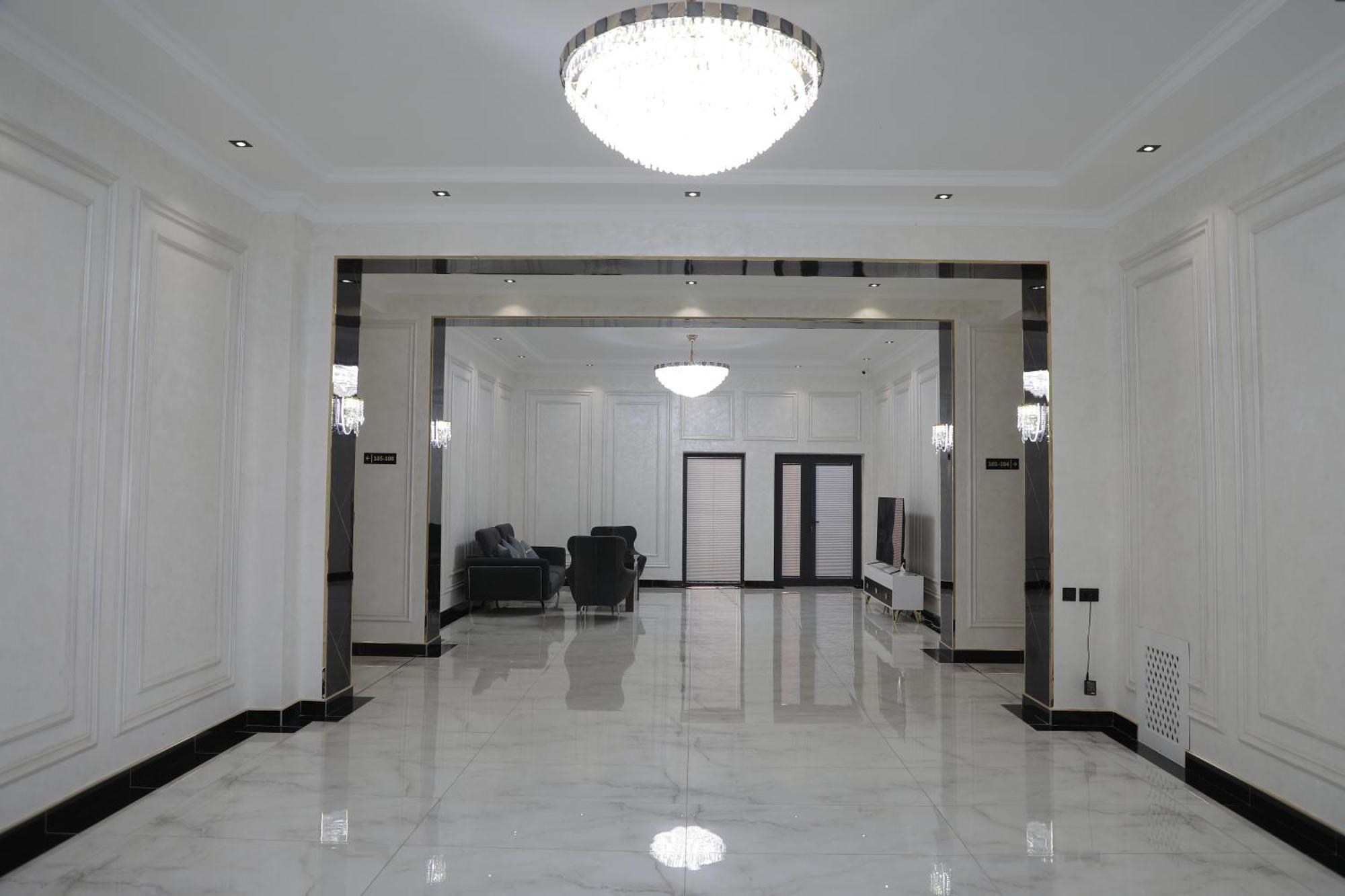 Status Hotel Karși Exterior foto