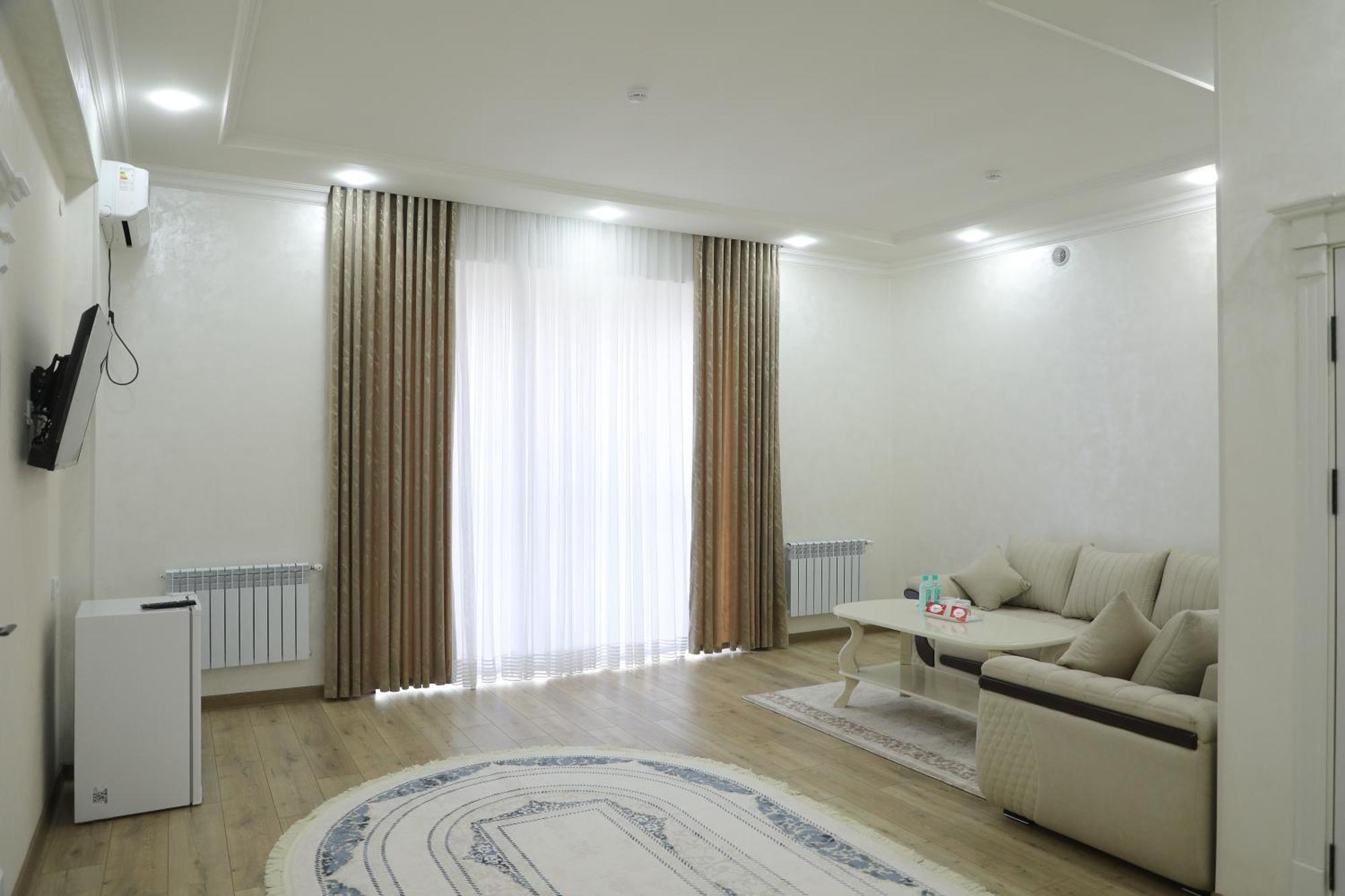 Status Hotel Karși Exterior foto